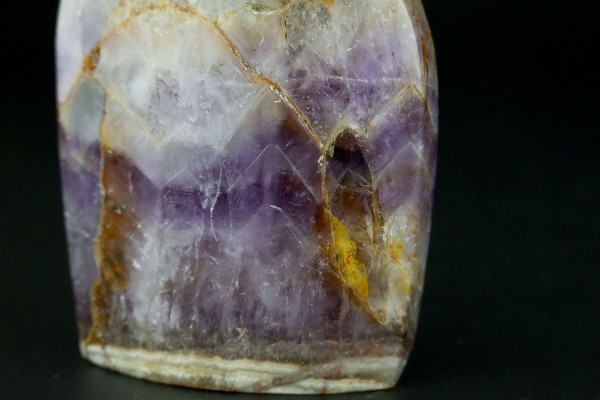 Натуральный кристалл аметиста с агатом из Бразилии