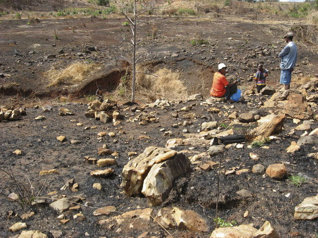 Добыча яшмы на Мадагаскаре